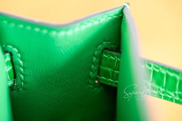 Hong Kong Hermes 1L Cactus Mini Kelly ll Shiny Alligator Crocodile Leather 19CM Gold Hardware