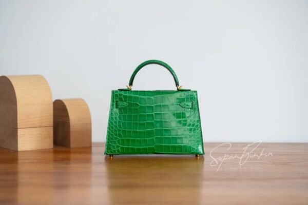 Hong Kong Hermes 1L Cactus Mini Kelly ll Shiny Alligator Crocodile Leather 19CM Gold Hardware