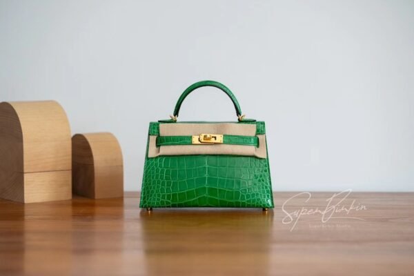 Hong Kong Hermes 1L Cactus Mini Kelly ll Shiny Alligator Crocodile Leather 19CM Gold Hardware